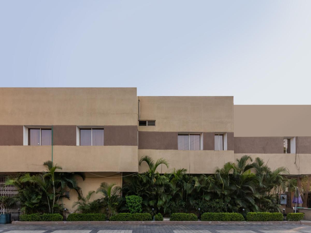 Oyo 60966 Balaji Upvan Hotel Kāsandra Екстериор снимка